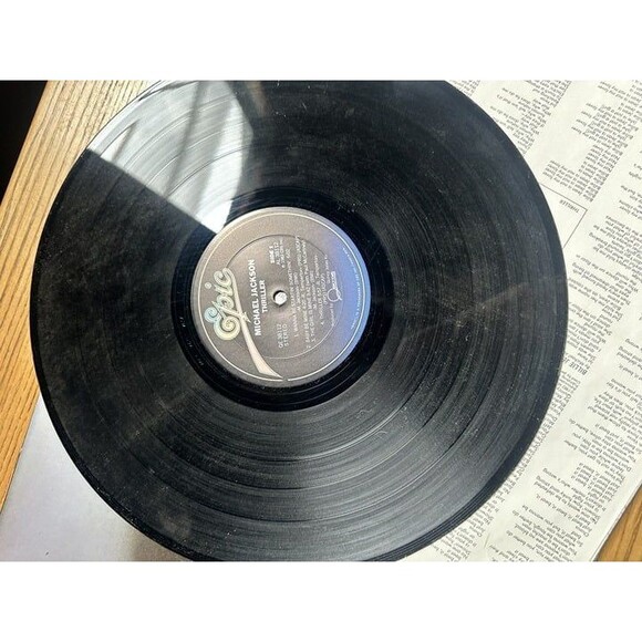 Epic Thriller Studio Album by Michael Jackson Vinyl Record - Picture 5 of 6